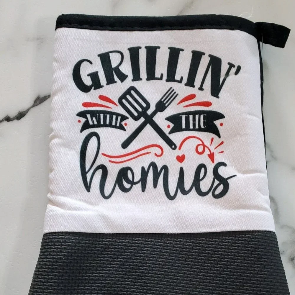 GRILLIN' WITH THE homies Oven Mitt